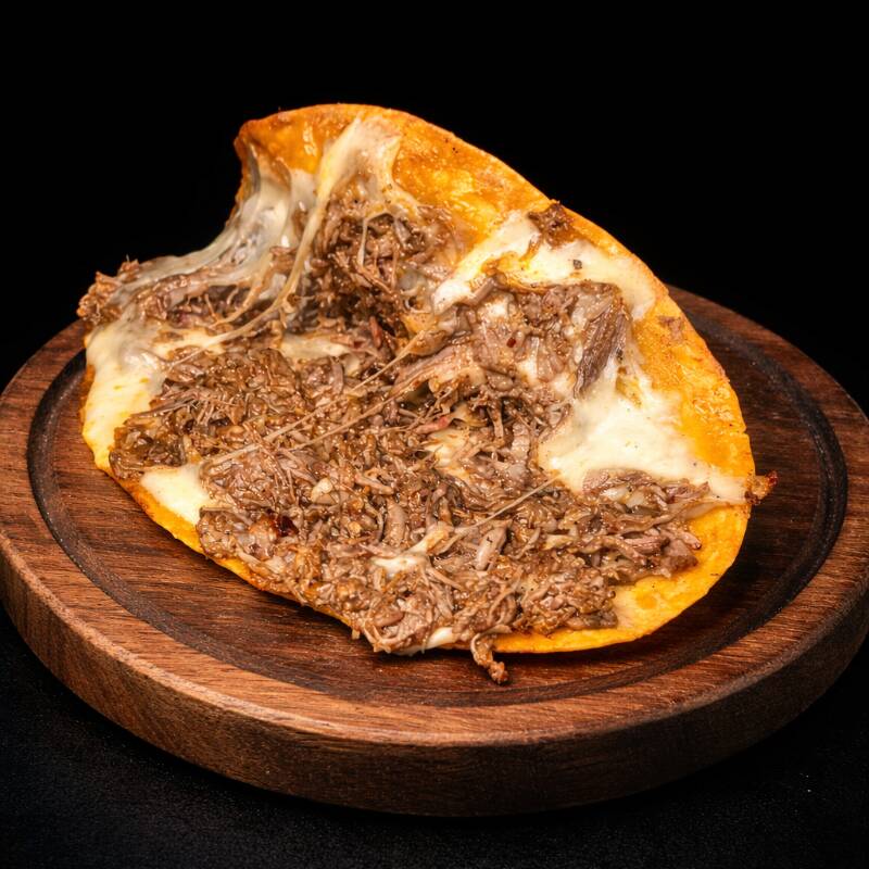 Quesabirria de maíz