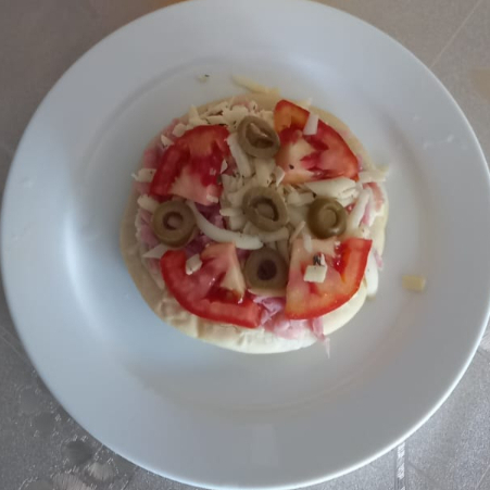 1 Mini Pizza de Queijo com Catupiry + 1 Suco Natural delicioso