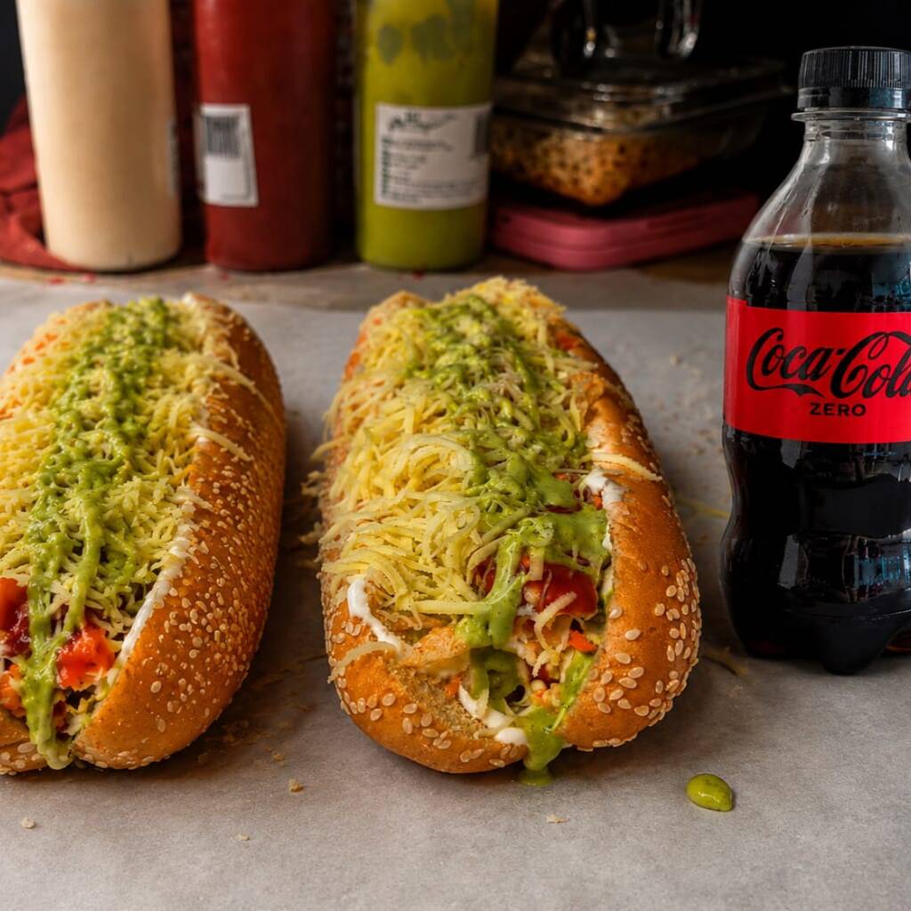 Promo#4. 2 HOT DOG+ COCA COLA 355ml