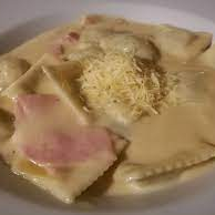 Ravioles de Carne a lo Alfredo
