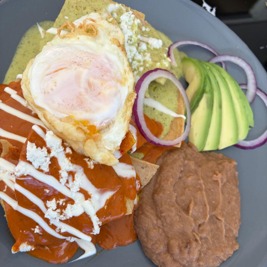 Chilaquiles Verdes con Huevo