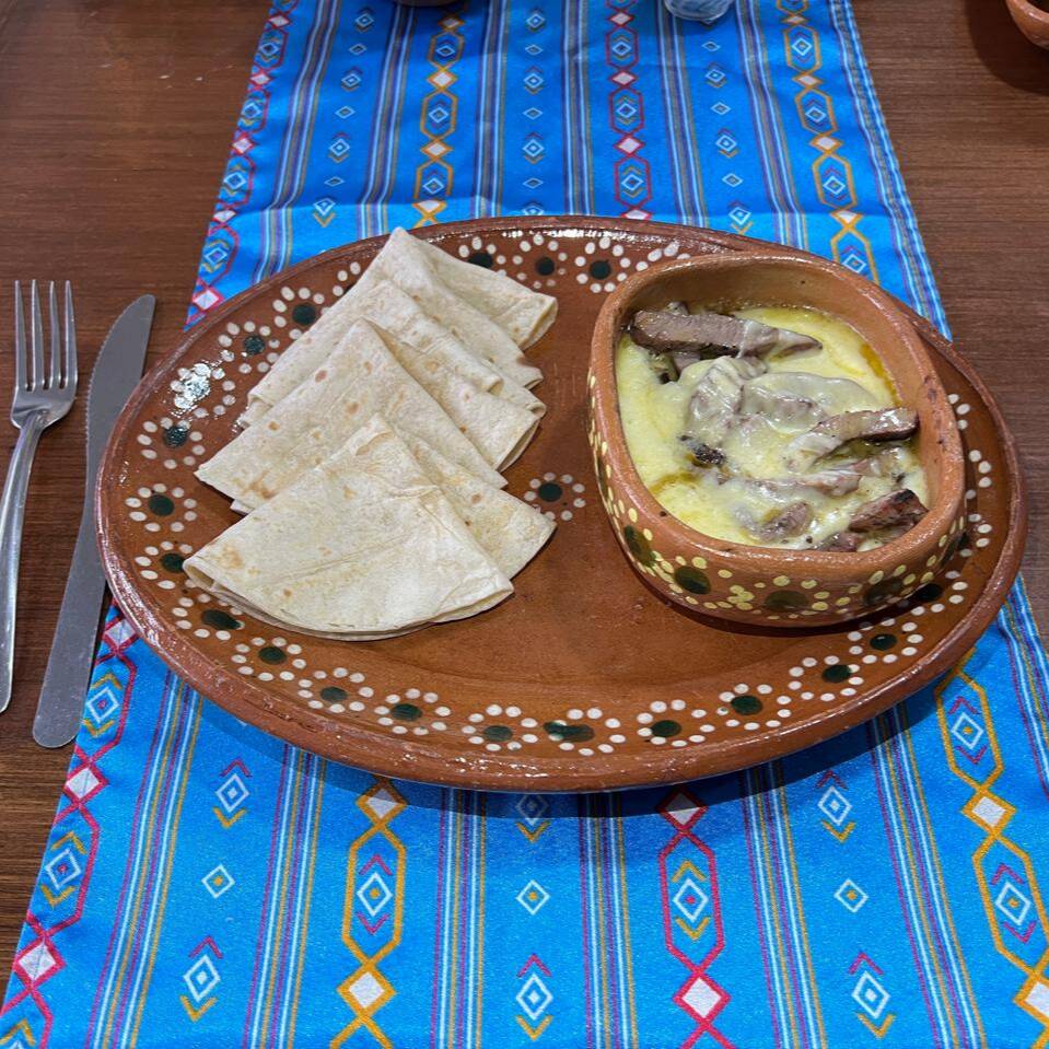 Queso Fundido con Arrachera Orden