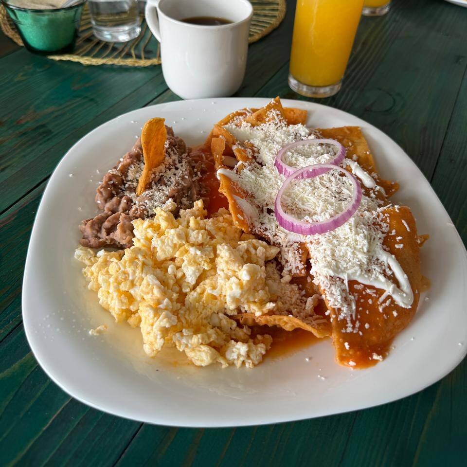 Chilaquiles con Huevo