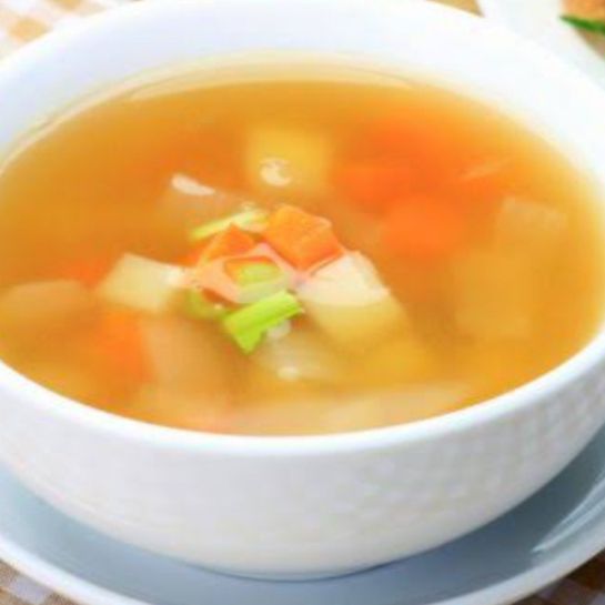 Caldo de Pollo con arroz y verduras