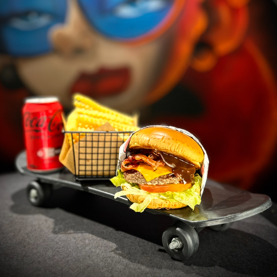 1 Vida + 1 Batata ADD + 1 Refri Lata geladin.