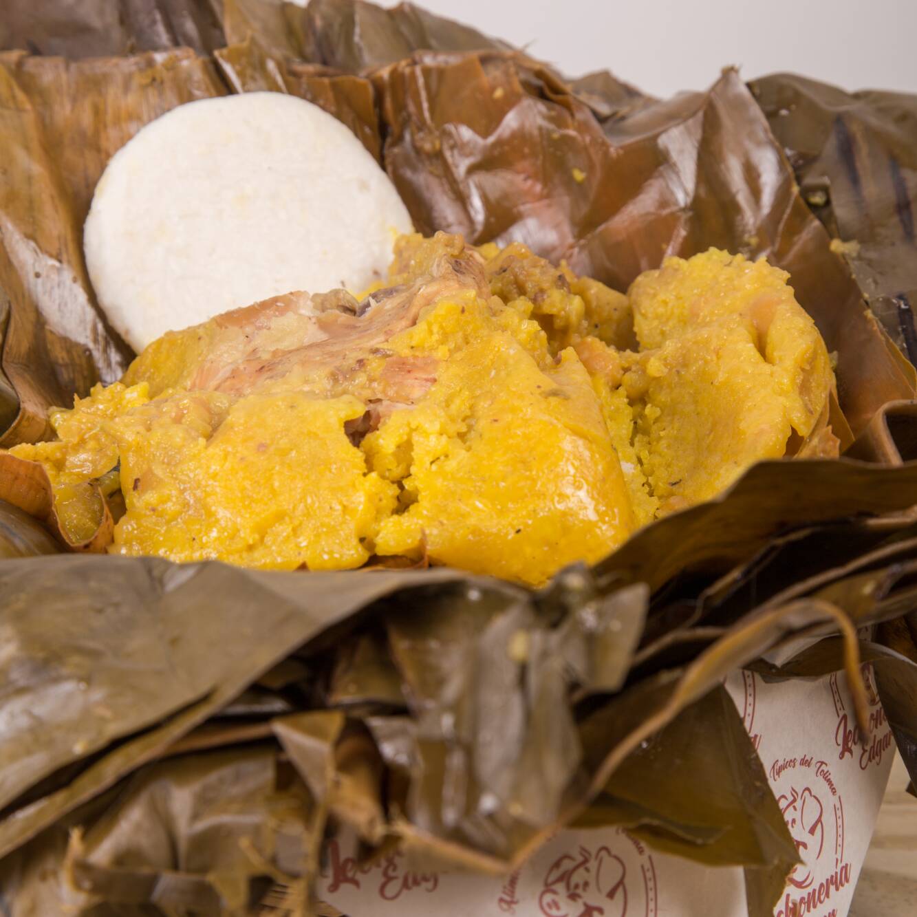 Tamal Tolimense pollo y carne