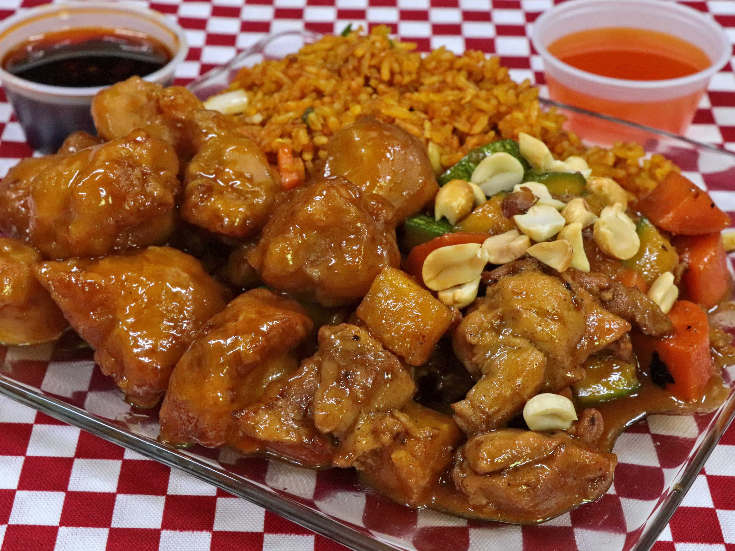 Pollo Agridulce Picante y Pollo con Verdura, Arroz