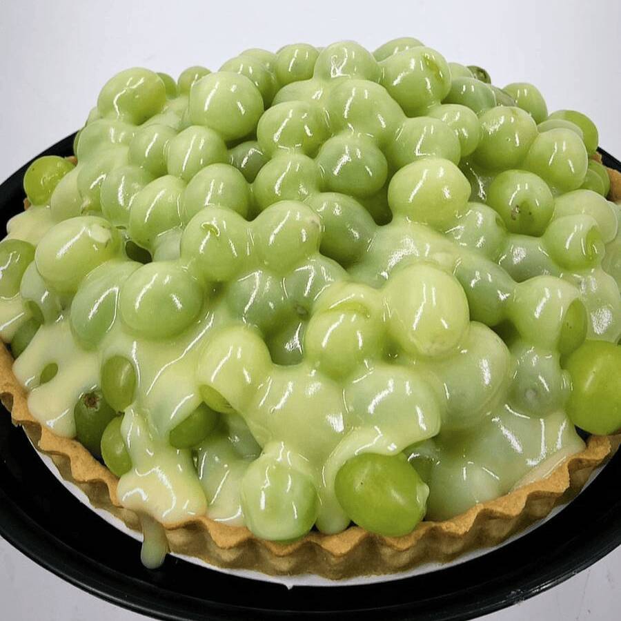 Tarta de uvas con chocolate blanco.