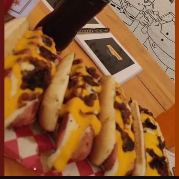 Combo 3 (4 Hot dogs con Tocino y Queso Cheddar)