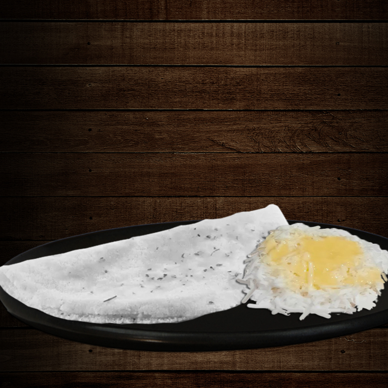 Este prato é uma combinação sublime de ingredientes selecionados. Apreciar a massa fresca e leve da nossa tapioca é um prazer inevitável. O coco, fresquíssimo e ralado na hora, traz todo o tropicalismo e frescor para o prato. O leite condensado, irresistivelmente doce e cremoso, finaliza a composição com um toque de sofisticação.