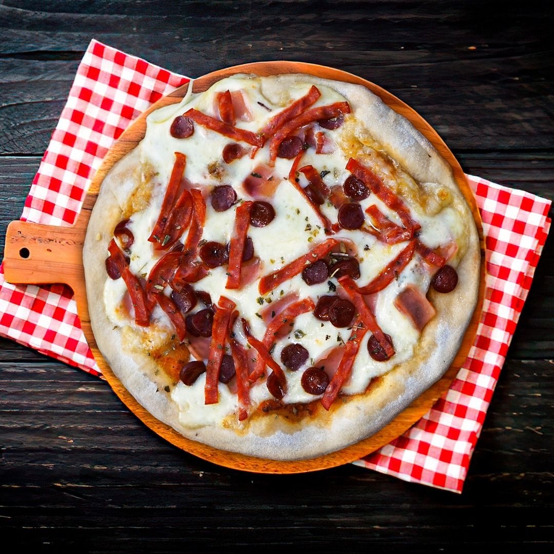 Pizza 3 Carnes 6 Porciones