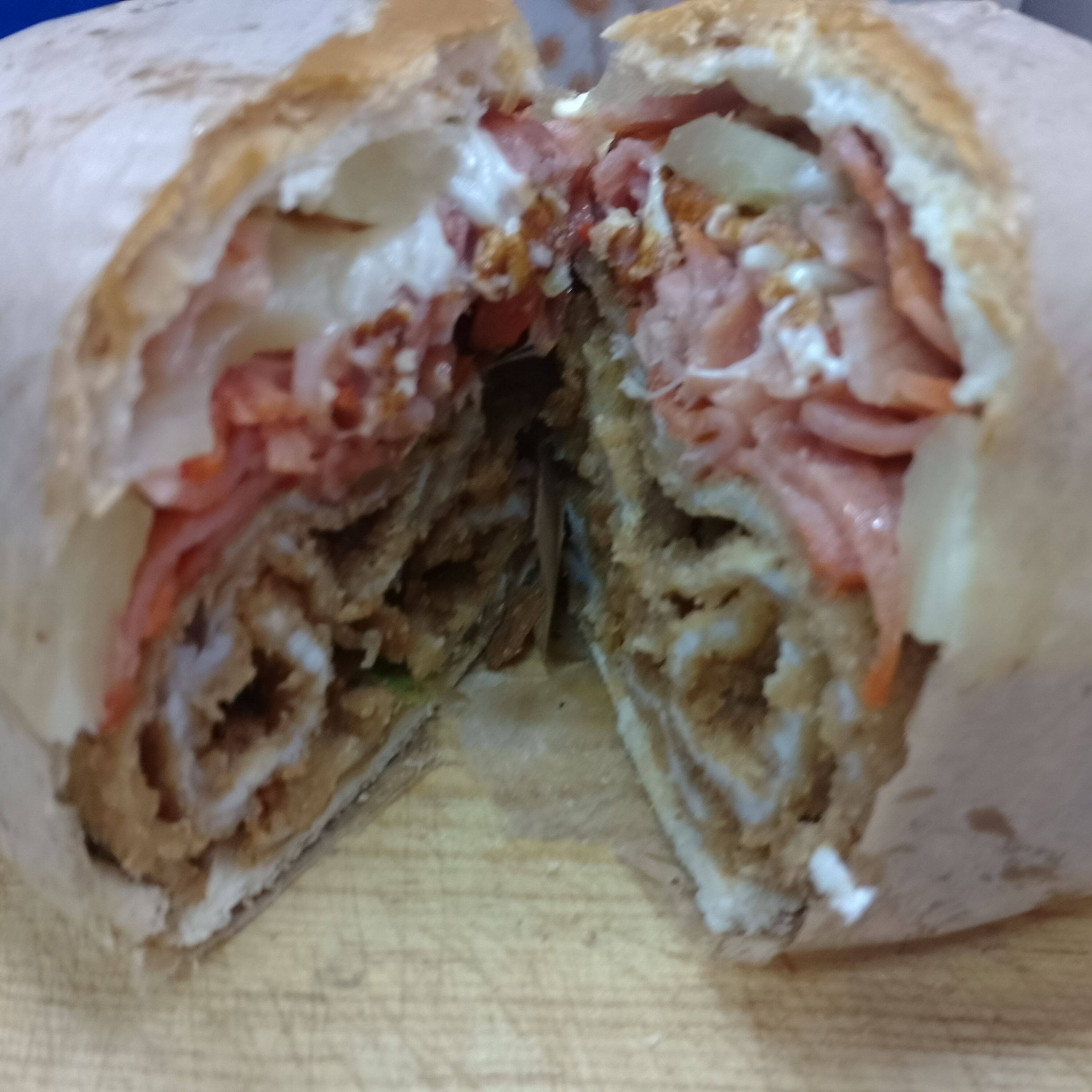 Telera Rellena de Chorizo con Huevo