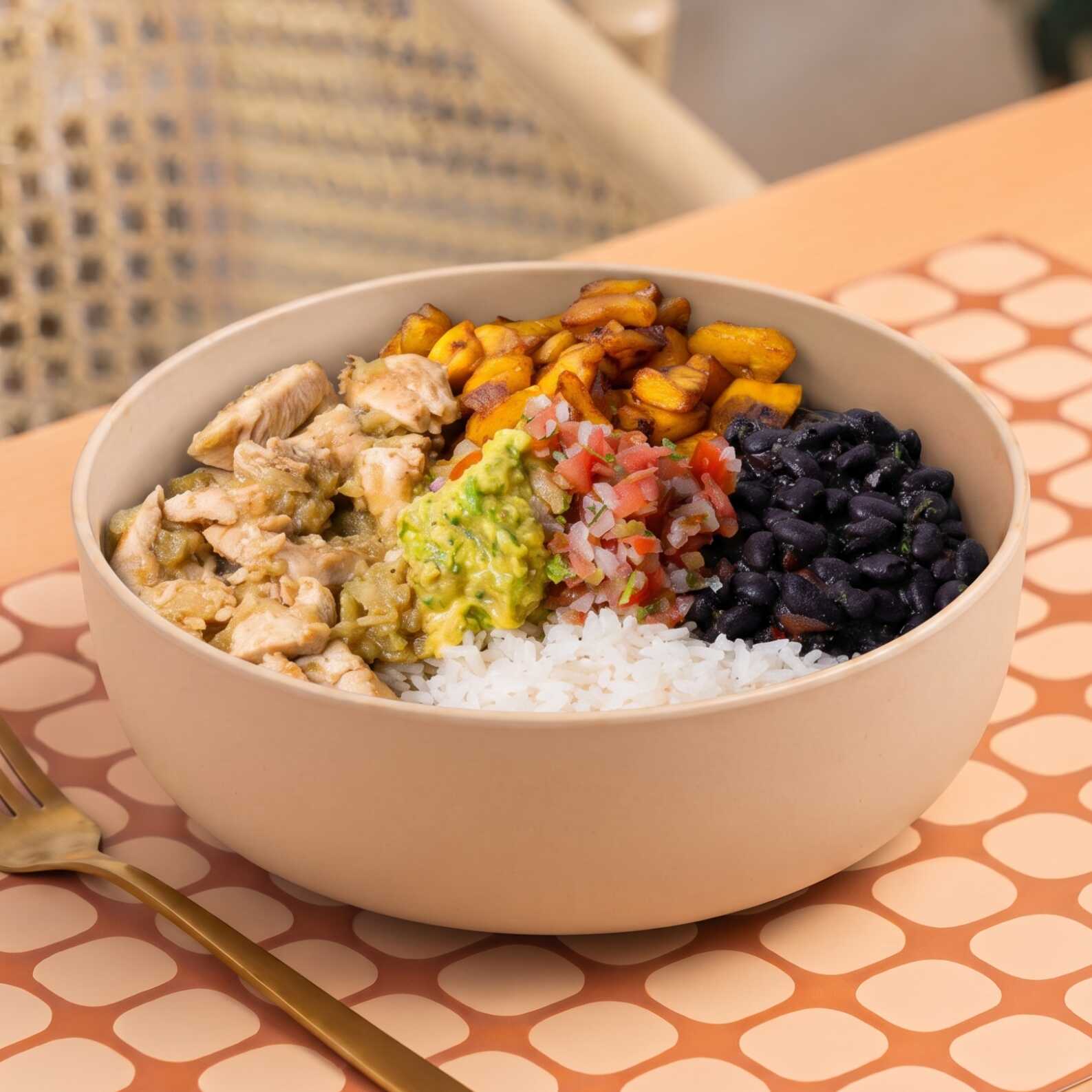 Menú Pollo Tinga Bowl