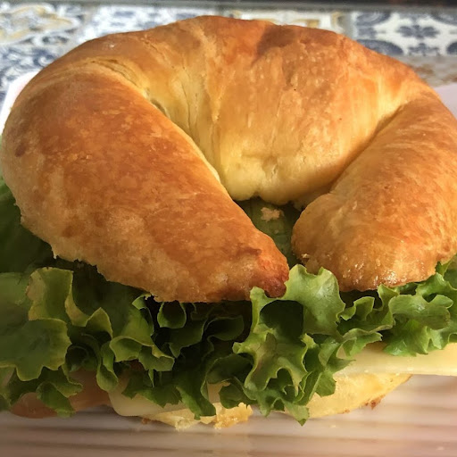 Cuernito Pechuga De Pavo Con Manchego