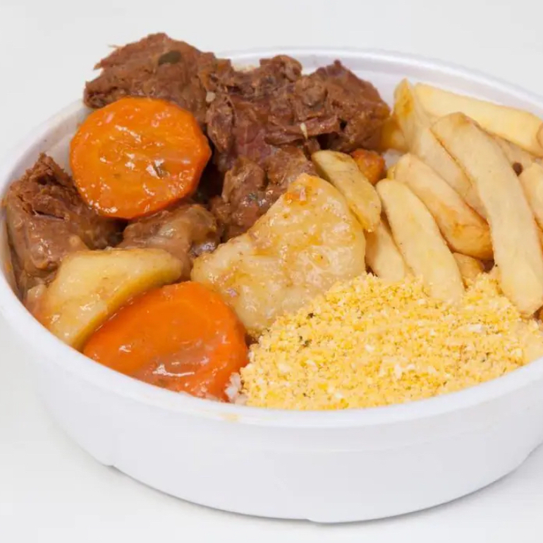 Acompanhado de um saboroso arroz e feijão fresquinho fritas e farofinfa da casa..