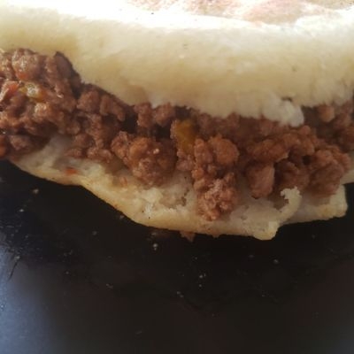 Arepa Rellena con Carne Molida