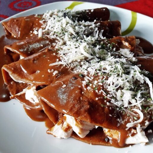 ENMOLADAS RELLENAS