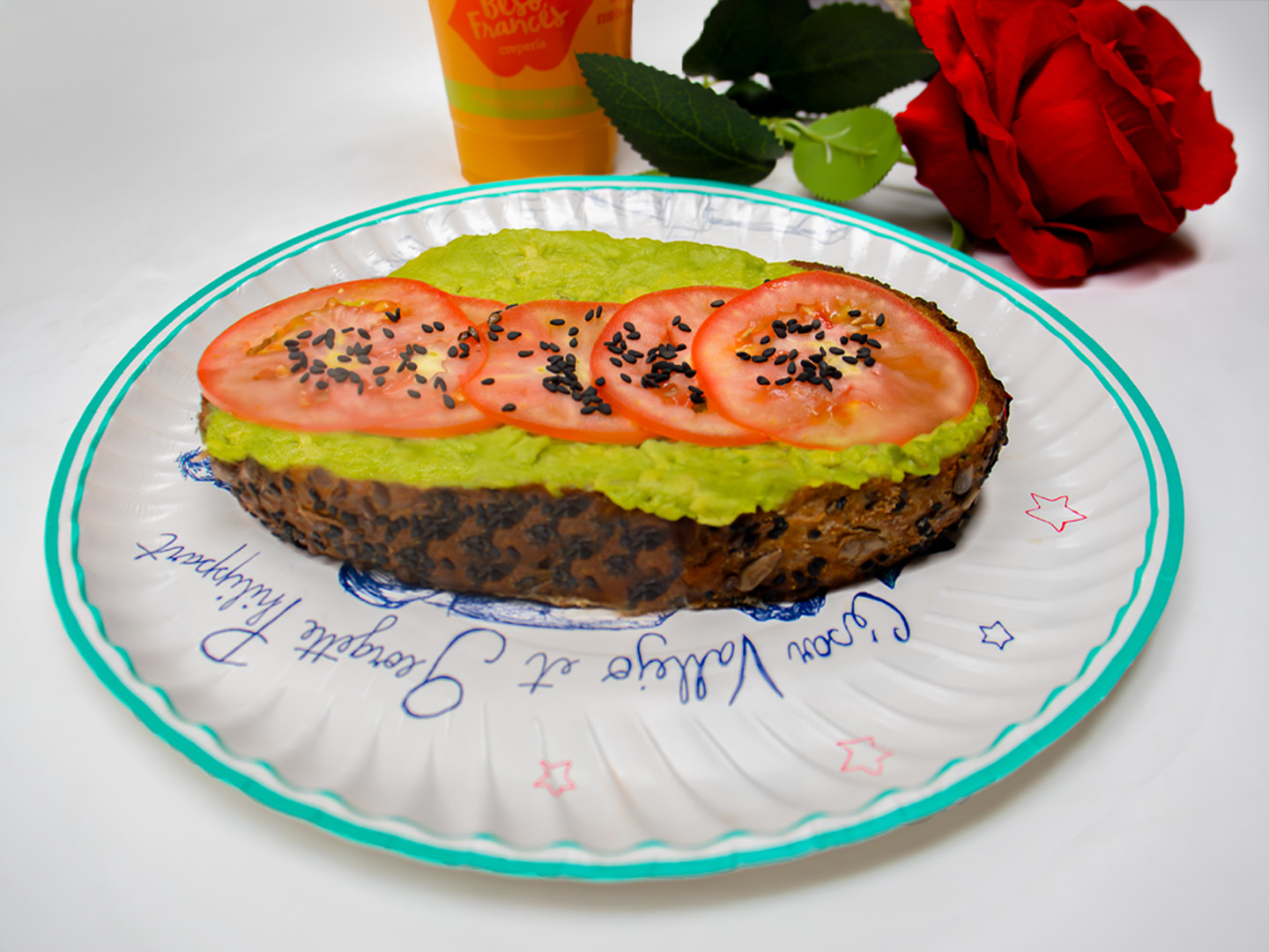 Tostón Palta y Tomate