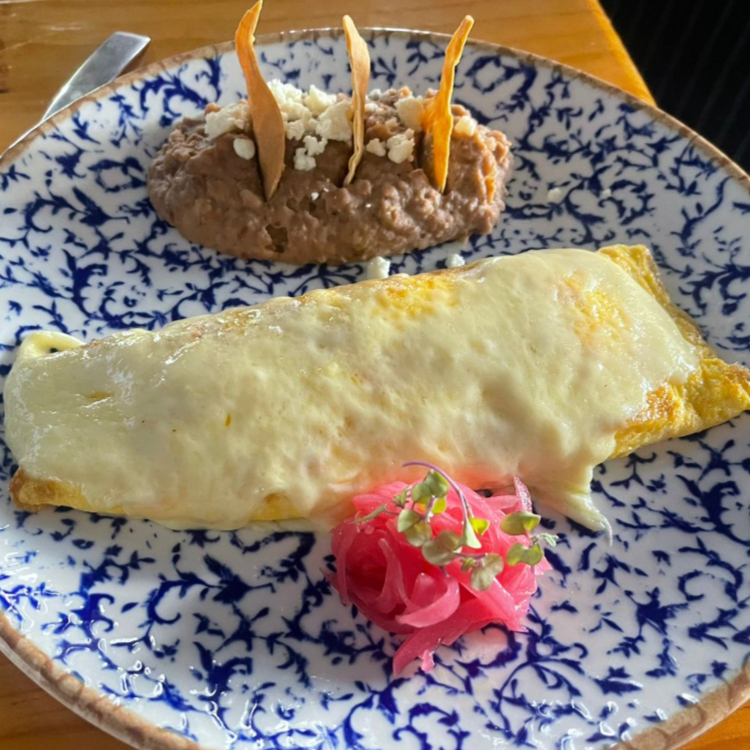 OMELETTE TRES QUESOS
