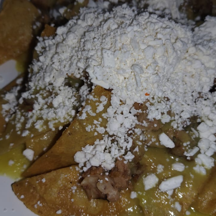 Chilaquiles Verdes PECHUGA DE POLLO