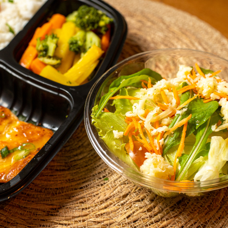 Arroz e Feijão + 1 Guarnição + 1 Proteína + Saladinha Executiva.