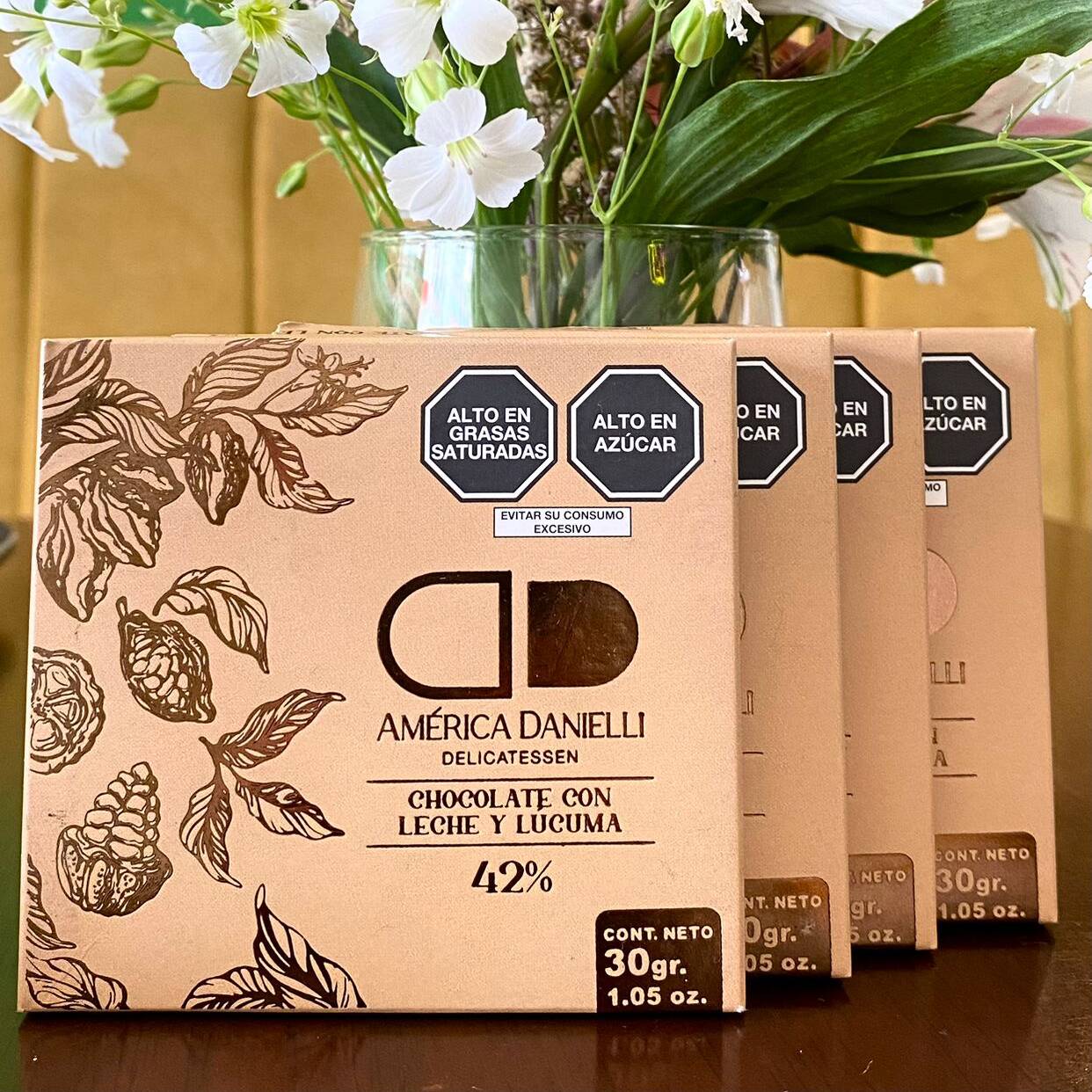 Chocolate 45% Cacao y Lúcuma, San Martín 30 Gramos