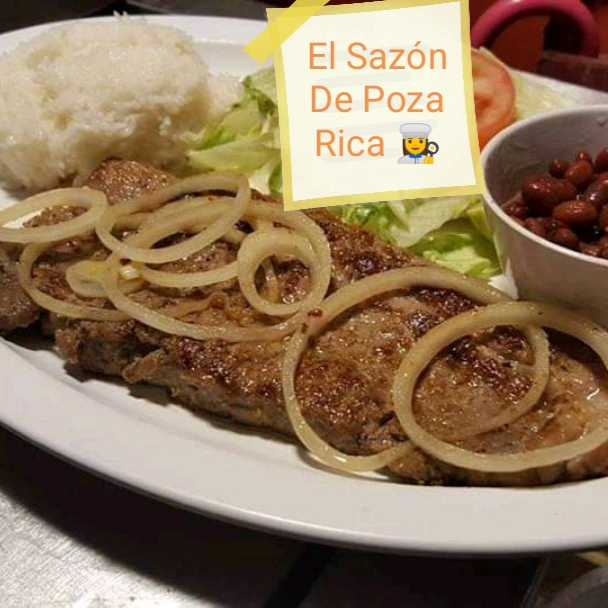 Bistec de res Encebollado