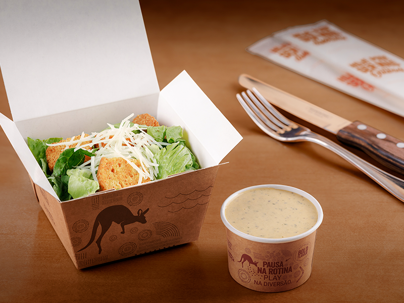 Combinação de alface romana, queijo parmesão, crocantes croutons e exclusivo molho caesar do outback. Porção individual.