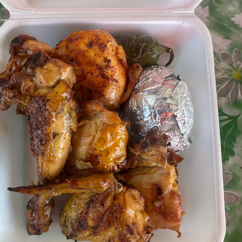 1/2 POLLO (TORTILLAS Y SALSA)