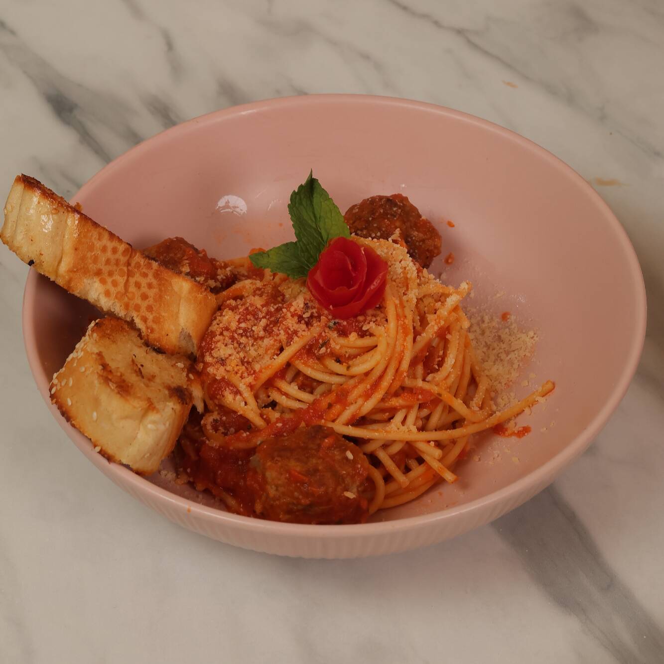 Fettuccini con albondigas