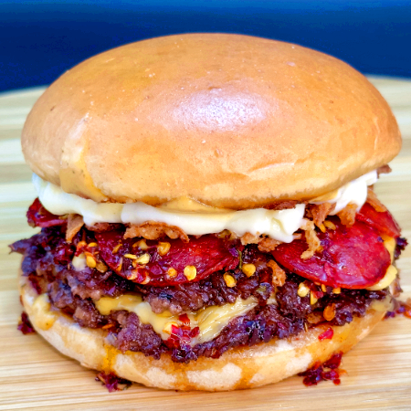Burger Pepper Melt con Papitas