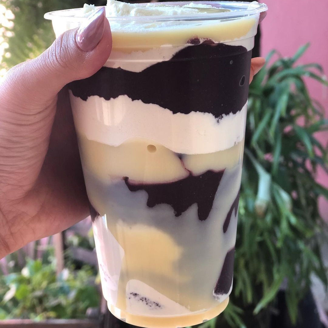 Açaí puro, cremoso e geladinho, combinado com leite em pó e leite condensado, trazendo o sabor tradicional que todo mundo ama.