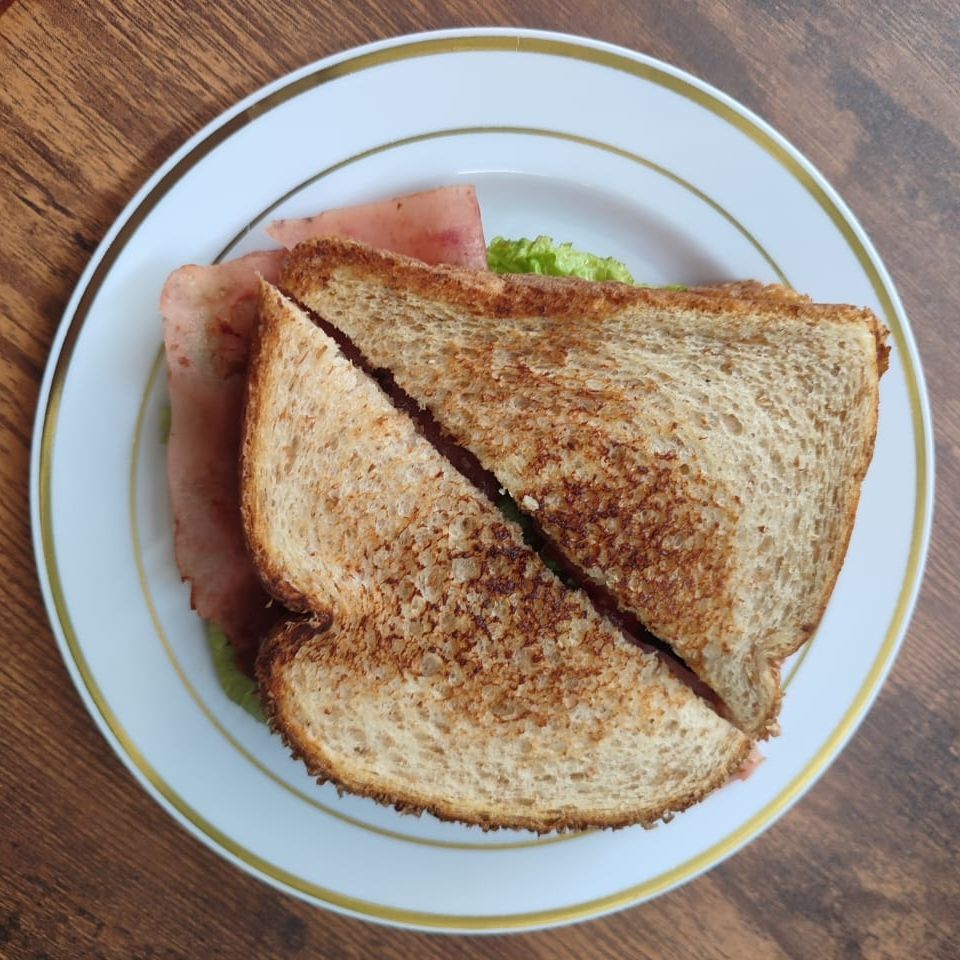 Sandwich de Jamón y Pollo