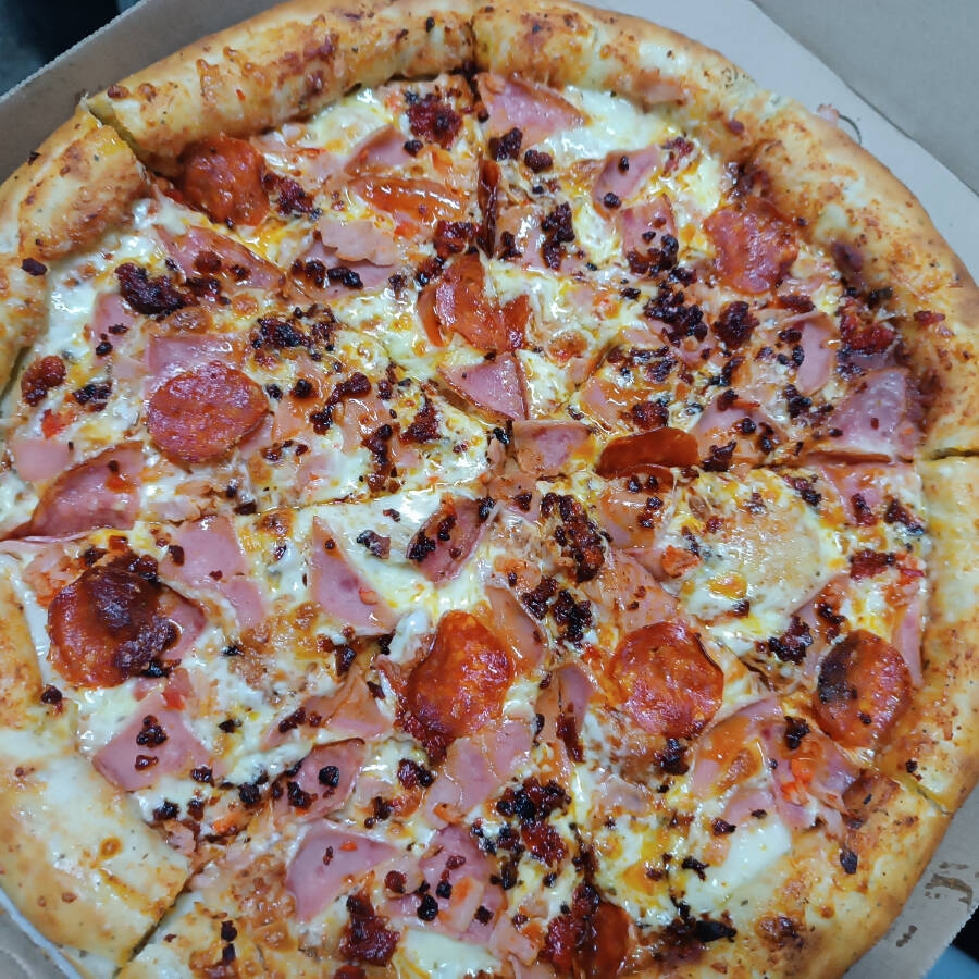 Pizza Grande Carnes Frías
