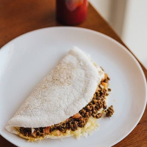 Carne moída com queijo mussarela