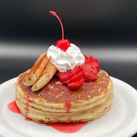 Pancakes con Plátano y Fresa