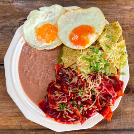 Chilaquiles Mixtos con Huevo