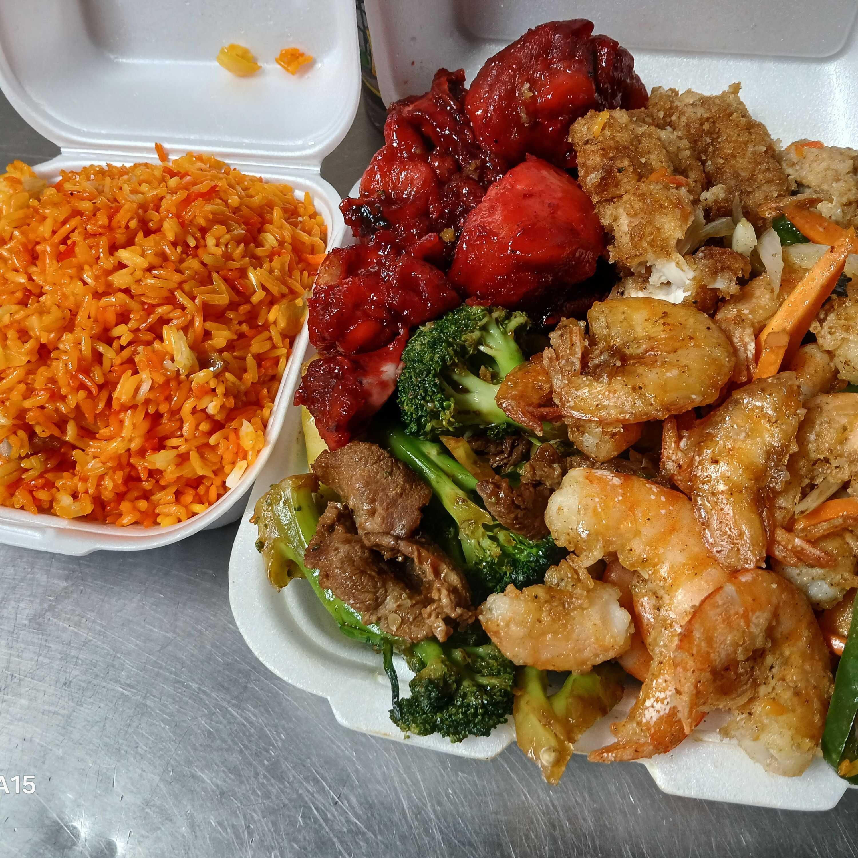 Arroz o espagueti y 4 Guisados