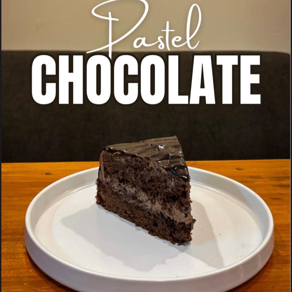 REBANADA DE PASTEL DE CHOCOLATE