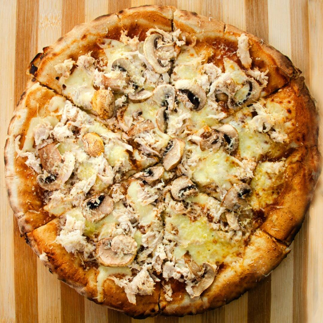 Pizza Pollo Champiñones
