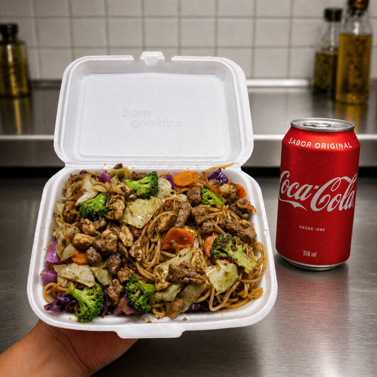 Combo completo, caprichado e perfeito para matar a fome. Serve até 3 pessoas.