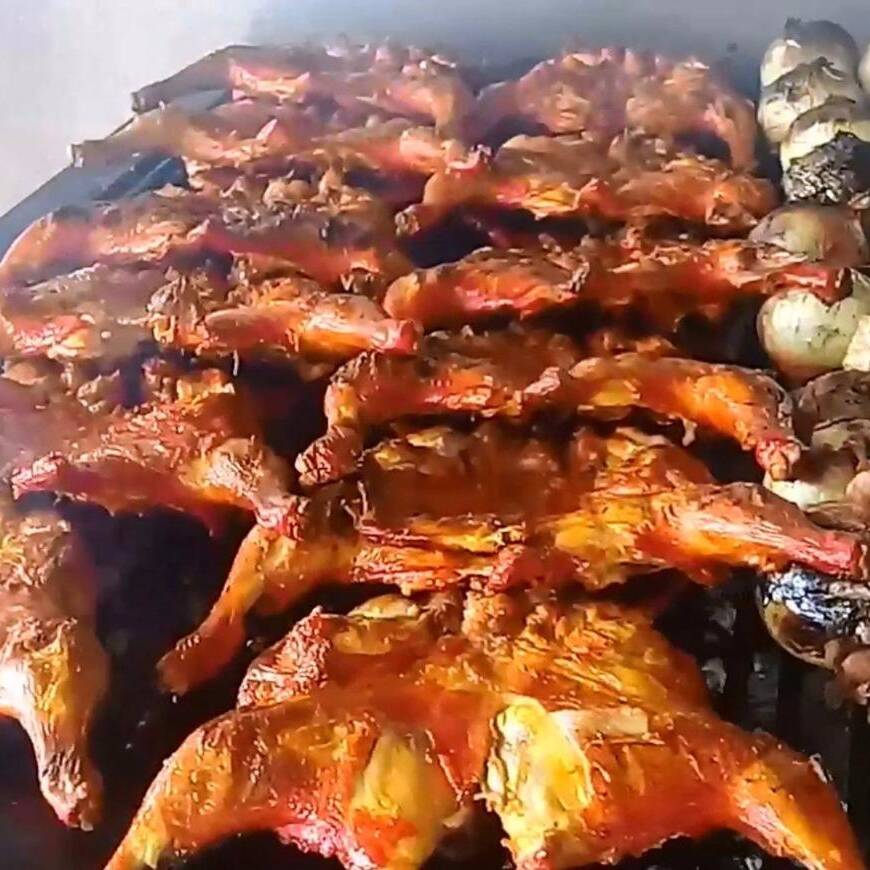 COMBO POLLITO + SALCHIQUESO Y TOCINO