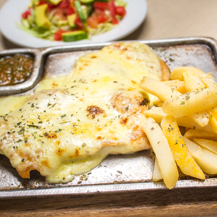 Pechuga gratinada + limonada(10oz)