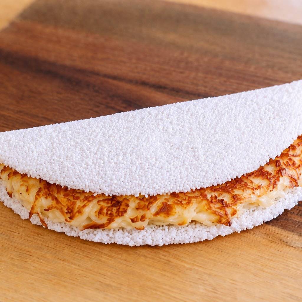 Massa de Tapioca recheada com queijo coalho