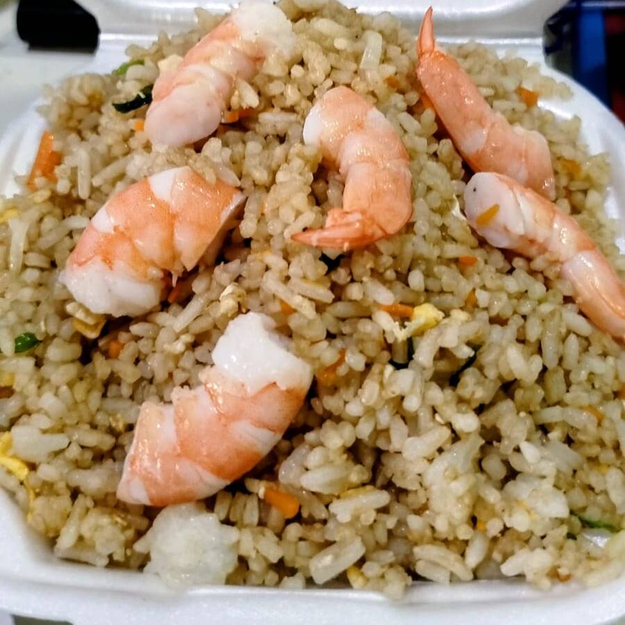 Horden chica de arroz frito con pollo 😋