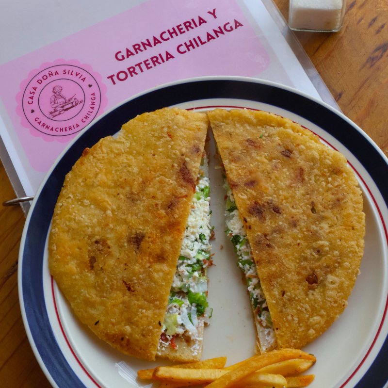 GORDITA XL DE CHORIZO CON PAPAS