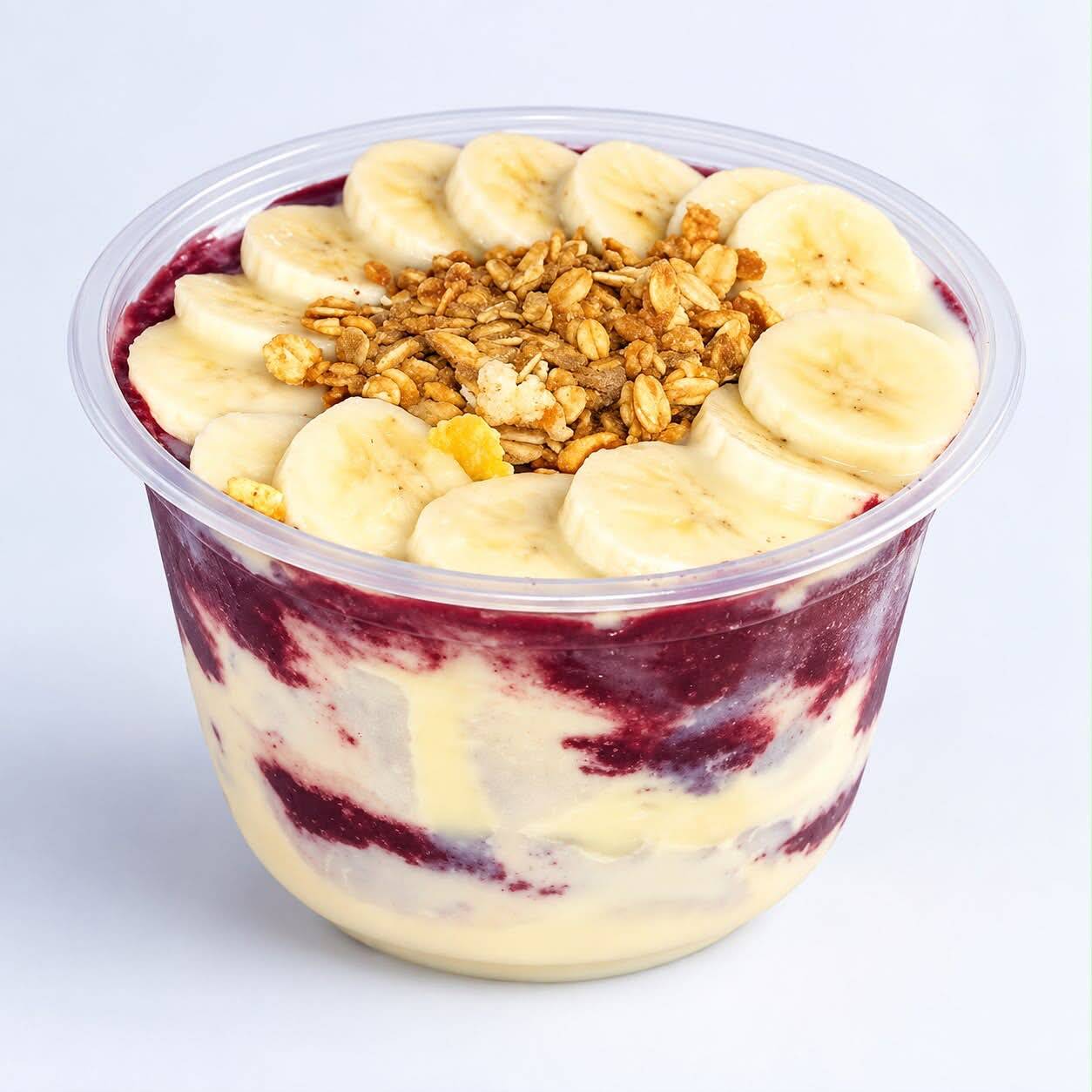 Açaí, leite condensado, leite em pó, banana e granola