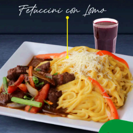 Tallarín a la Huancaína con Lomo Saltado