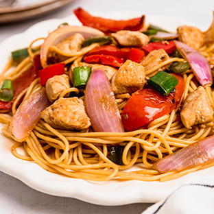 Tallarín Saltado de Pollo