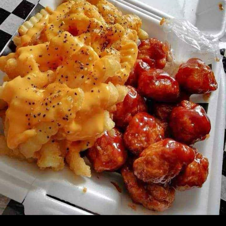 Papas con queso y 300g de Boneless